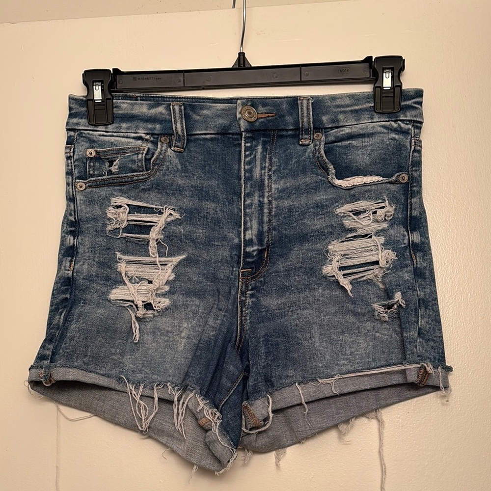 American Eagle Distressed Curvy High Rise Shortie